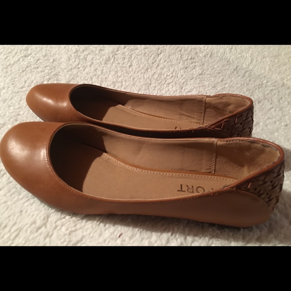 Tan Size 7.5 Flats
